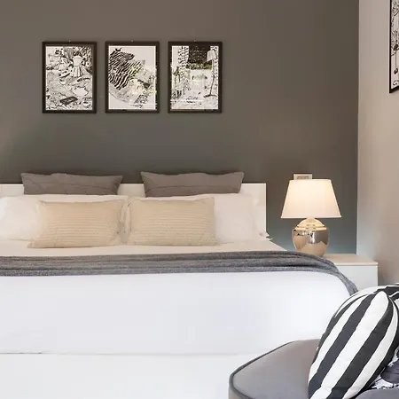 Lovely Spanish Steps With Balcony Apartment
