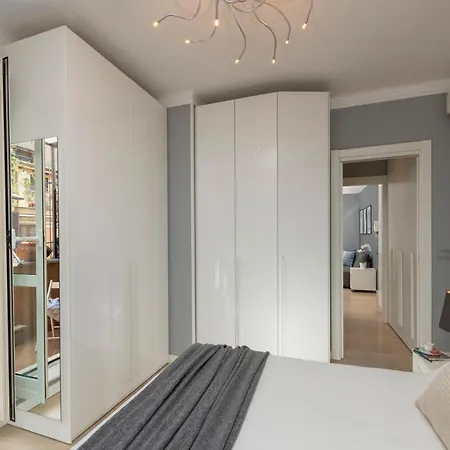 Lovely Spanish Steps With Balcony Apartment *
