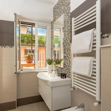 Lovely Spanish Steps With Balcony *