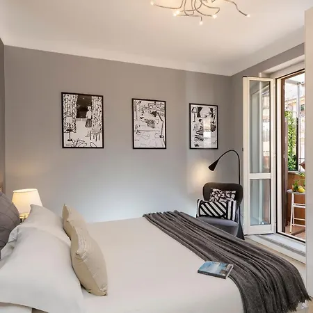 Apartment Lovely Spanish Steps With Balcony Rome
